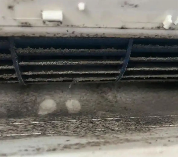 卫辉空调吹的风有股烧焦味是怎么回事